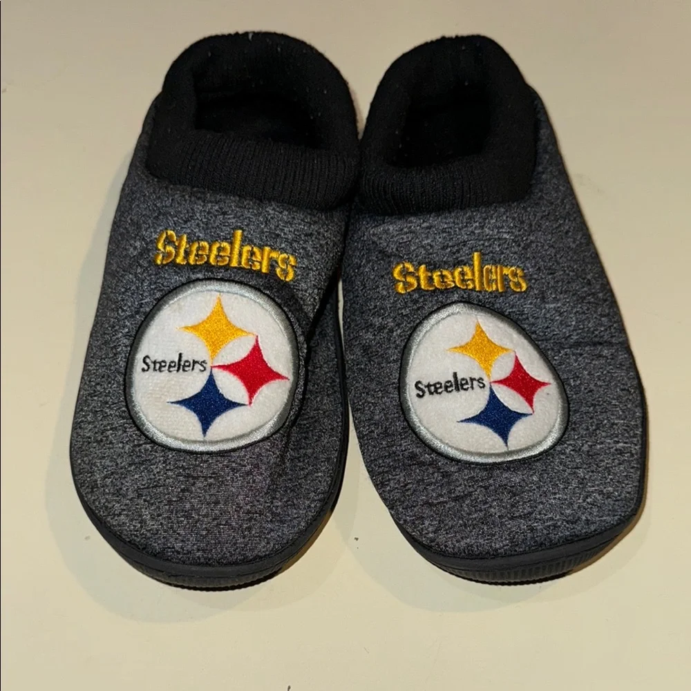 Steelers Slippers - Gray size L 11-12 men